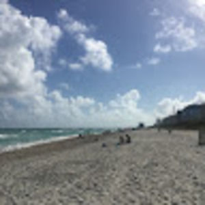 Meet your Posher, Adrianne